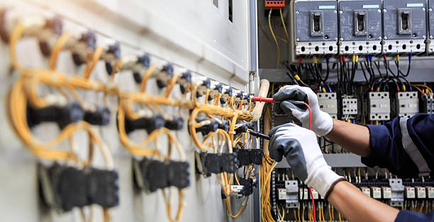 Professional Electrician technician working in Hyde Park, PA